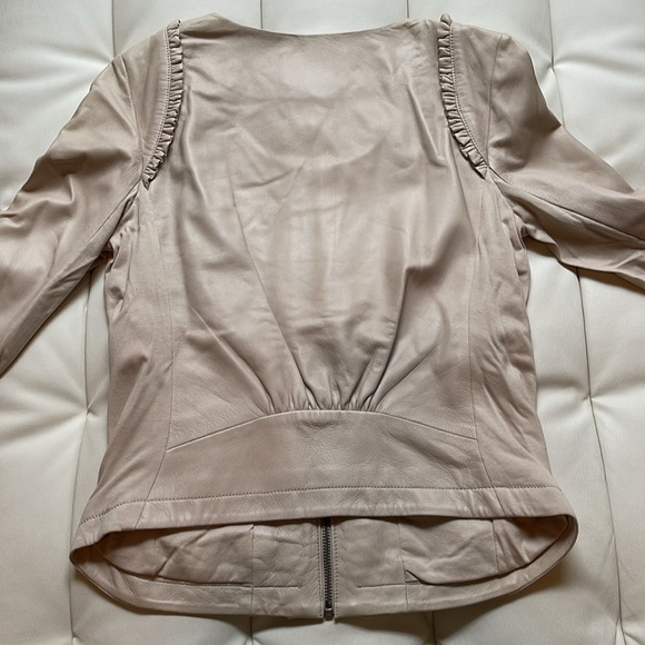 Nordstrom hinge leather jacket with ruffles trim, size s, cream color - Picture 4 of 4